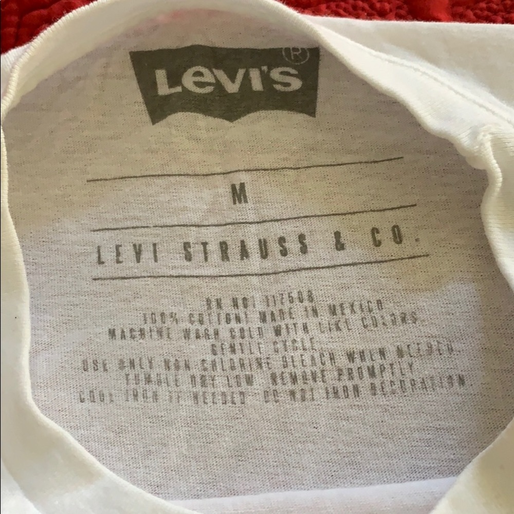 Men’s Levi’s shirt - Picture 2 of 4